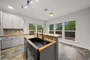 4510 Lininger Ln, Dickinson, TX 77539 - Photo 14