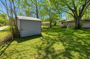121 Club Dr, Luling, TX 78648 - Photo 4