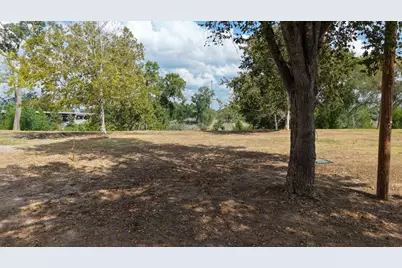 926 Robson, Columbus, TX 78934 - Photo 6