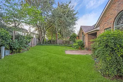 1343 Summer Terrace Drive, Sugar Land, TX 77479 - Photo 32