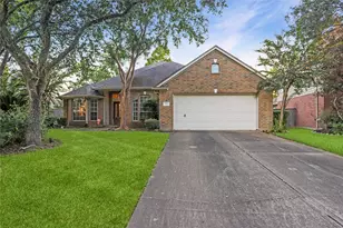 1343 Summer Terrace Dr, Sugar Land, TX 77479 - Photo 1