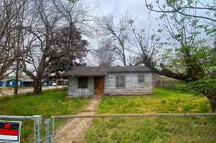 2113 S Victory Dr, Houston, TX 77088 - Photo 2