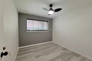 10614 Bainbridge St, Houston, TX 77016 - Photo 20