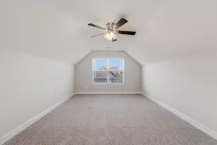 13930 Hawthorne Cir, Mont Belvieu, TX 77523 - Photo 14