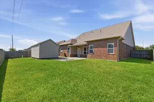 13930 Hawthorne Cir, Mont Belvieu, TX 77523 - Photo 16