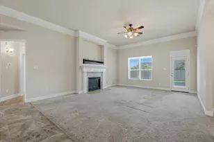 13930 Hawthorne Cir, Mont Belvieu, TX 77523 - Photo 4