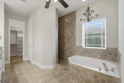 13930 Hawthorne Circle, Mont Belvieu, TX 77523 - Photo 8
