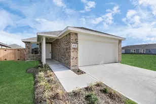 1615 Windrose Bnd, Angleton, TX 77515 - Photo 2