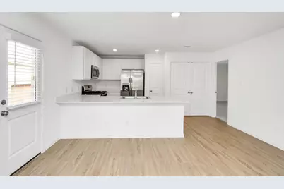 1615 Windrose Bend, Angleton, TX 77515 - Photo 10