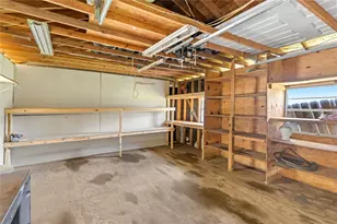 10906 Keese Dr, Houston, TX 77089 - Photo 32