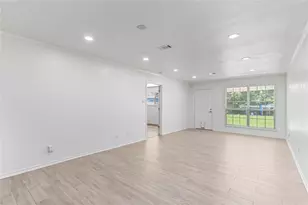 10906 Keese Dr, Houston, TX 77089 - Photo 14