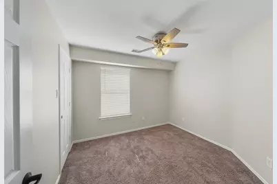 157 E Summerhaze Circle, The Woodlands, TX 77382 - Photo 30