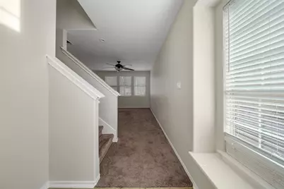 157 E Summerhaze Circle, The Woodlands, TX 77382 - Photo 4