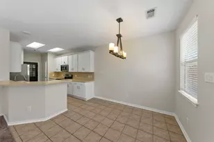 157 E Summerhaze Circle, The Woodlands, TX 77382 - Photo 10