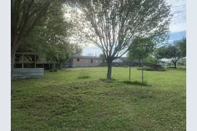 2018 Lauren Lane, Sealy, TX 77474 - Photo 2