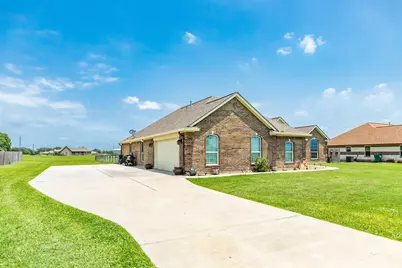 920 Quarter Horse Trail, Angleton, TX 77515 - Photo 2