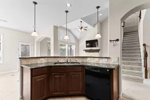 13606 Cotton Ct, Mont Belvieu, TX 77523 - Photo 14
