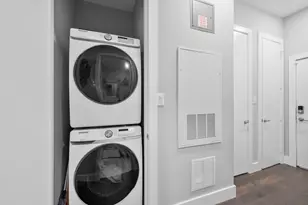 207 Pierce St, Houston, TX 77002 - Photo 10