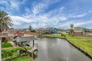 286 Ling St, Bayou Vista, TX 77563 - Photo 2