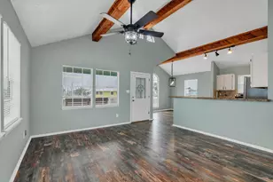 286 Ling St, Bayou Vista, TX 77563 - Photo 6