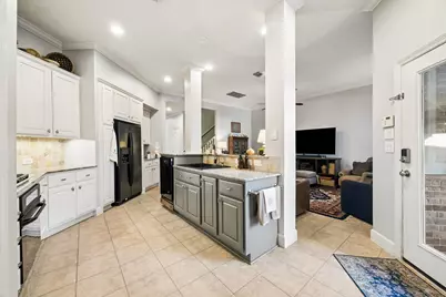 2402 Clippers Square, Houston, TX 77058 - Photo 10