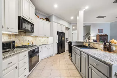 2402 Clippers Square, Houston, TX 77058 - Photo 8