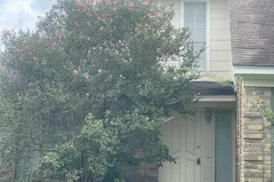 2127 Woodland Springs St, Houston, TX 77077 - Photo 2