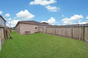 2524 Watersail Dr, Texas City, TX 77568 - Photo 2