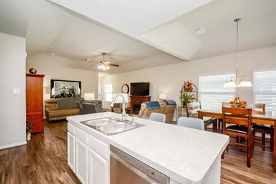805 Willow Avenue, Cleveland, TX 77327 - Photo 4