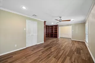 10906 Piping Rock Ln, Houston, TX 77042 - Photo 6