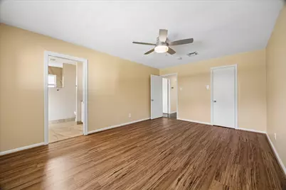 10906 Piping Rock Lane, Houston, TX 77042 - Photo 16