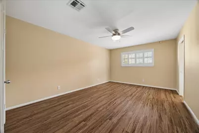10906 Piping Rock Lane, Houston, TX 77042 - Photo 14