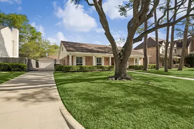 10906 Piping Rock Lane, Houston, TX 77042 - Photo 2