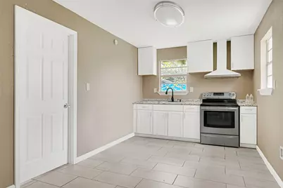 1033 W Snyder Street, Alvin, TX 77511 - Photo 20