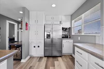 6931 West Holiday Street, Hitchcock, TX 77563 - Photo 12