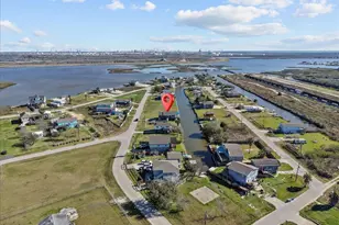 6931 W Holiday St, Hitchcock, TX 77563 - Photo 4