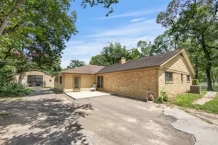 802 Sentinel Oaks, Pinehurst, TX 77362 - Photo 8
