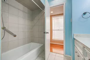 5230 Woodlawn Pl, Bellaire, TX 77401 - Photo 36