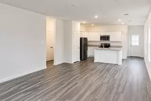 10318 Magnol Wood Dr, Houston, TX 77016 - Photo 2