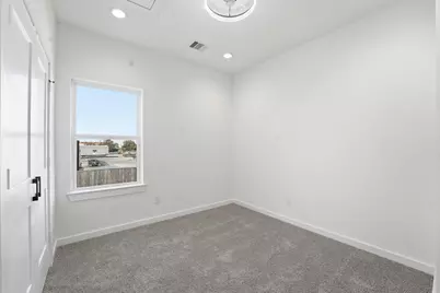 530 N 4th Street, La Porte, TX 77571 - Photo 16