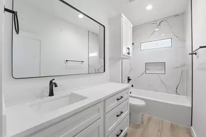 530 N 4th Street, La Porte, TX 77571 - Photo 14