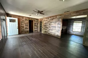 637 S Meyer St, La Grange, TX 78945 - Photo 6