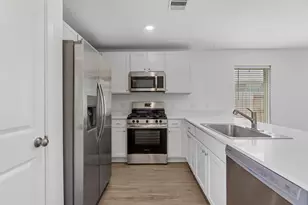 2106 Hyde Acres St, League City, TX 77573 - Photo 6