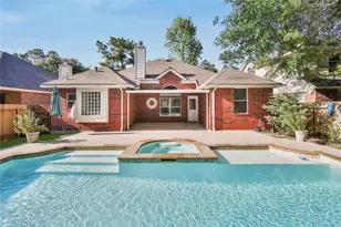11 Griffin Hill Ct, The Woodlands, TX 77382 - Photo 1