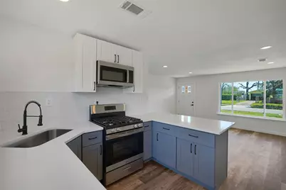 3214 Stallings Drive, Houston, TX 77088 - Photo 10