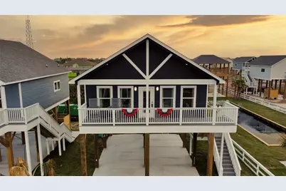 1036 Sunset Circle W, Crystal Beach, TX 77650 - Photo 2