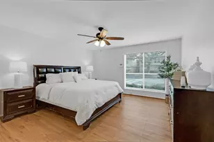 5005 Georgi Ln, Houston, TX 77092 - Photo 10