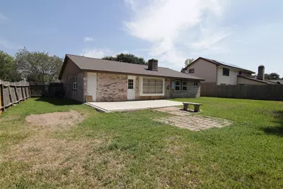 10402 Long River Drive, Sugar Land, TX 77498 - Photo 18