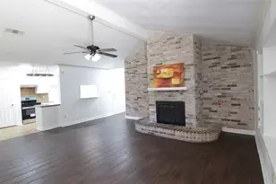 10402 Long River Dr, Sugar Land, TX 77498 - Photo 6