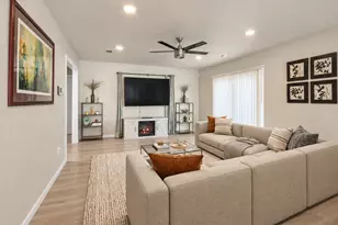 910 Centerwood Dr, Houston, TX 77013 - Photo 2